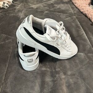 PUMA women’s